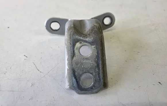 KIA Sorento Front door upper hinge 