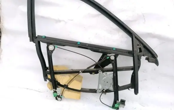 Audi A4 S4 B5 8D Front door window/glass frame 