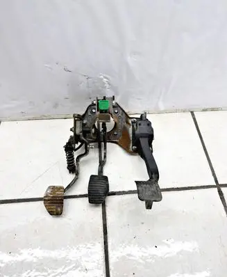 Citroen Berlingo Pedal assembly 0943211408 86ET183464260 84PGQZ0387476