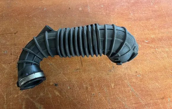 Audi A4 S4 B8 8K Air intake hose/pipe 03G129629