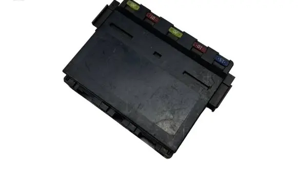 Lexus GS 300 350 430 450H Fuse module 8921153020