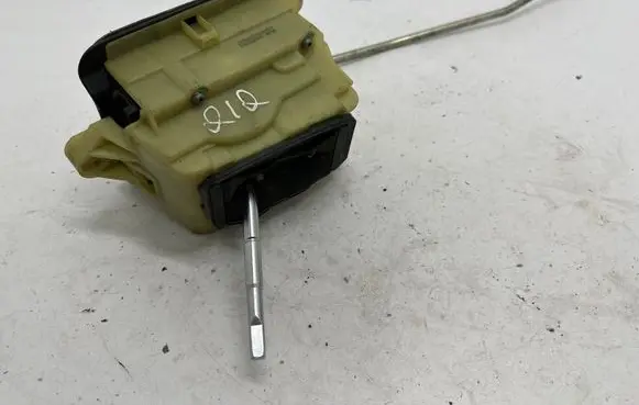 Mercedes-Benz E W212 Gear shifter/selector A2042678124