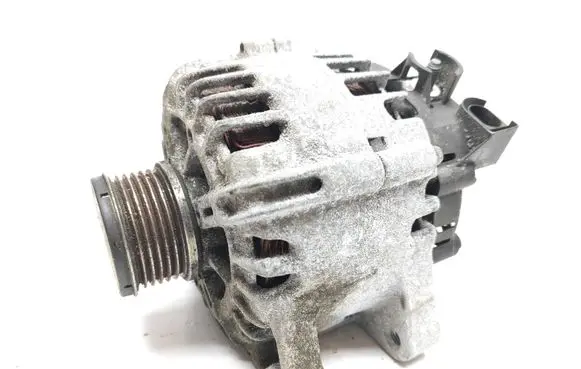 Ford Fiesta Generator/alternator 8V2110300AB 208028512 2543427A
