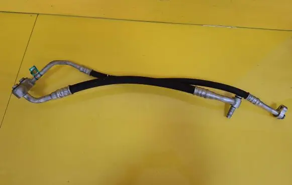 Opel Frontera B Air conditioning (A/C) pipe/hose 91158119