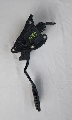 Honda CR-V Accelerator throttle pedal 31306M01