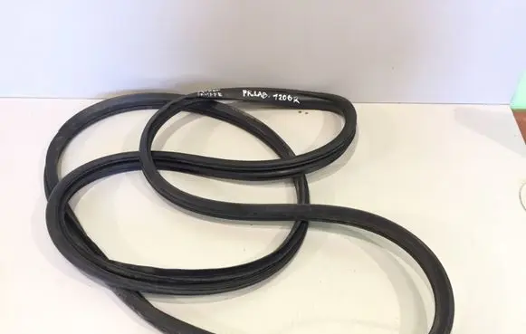 Hyundai Santa Fe Front door rubber seal 