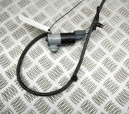 Volvo XC40 Windscreen/windshield washer pump 32237969