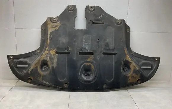 Hyundai Tucson TL Engine splash shield/under tray 