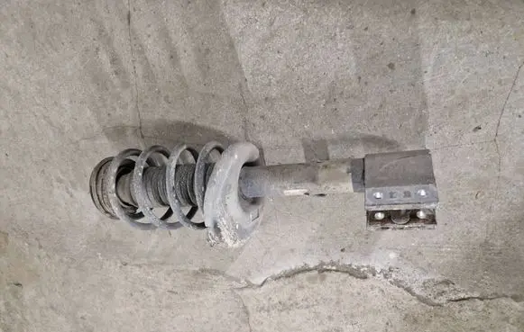 Peugeot 3008 I Front shock absorber with coil spring 