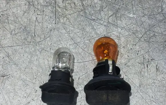 Citroen Jumpy Headlight/headlamp bulb L90002206