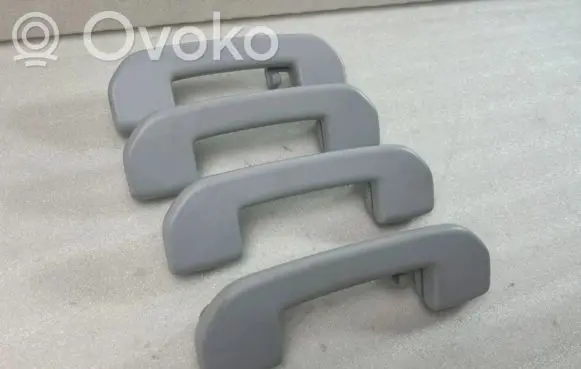 Peugeot 3008 II A set of handles for the ceiling 