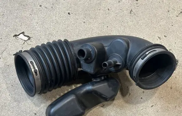 Ford Mustang VI Turbo air intake inlet pipe/hose FR3C9F805CE