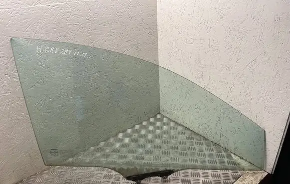 Honda CR-V Front door window glass four-door 43r00050