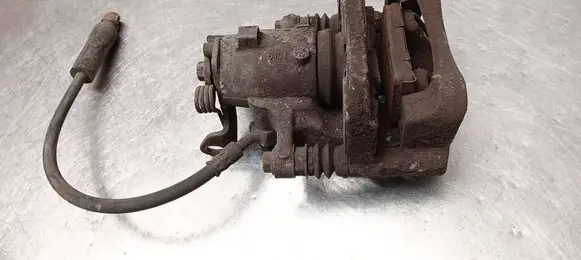 Opel Insignia A Rear brake caliper