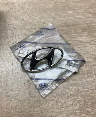 Hyundai Accent Manufacturer badge logo/emblem 8630038000