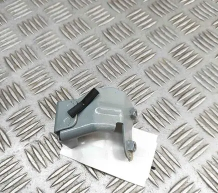 Fender mounting bracket