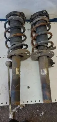 Volkswagen Touran I Front shock absorber/damper