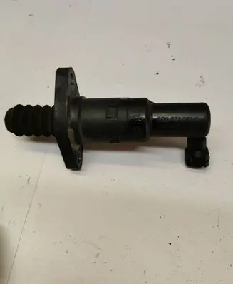Volkswagen PASSAT B8 Clutch slave cylinder 5Q0721261C YWAG1484