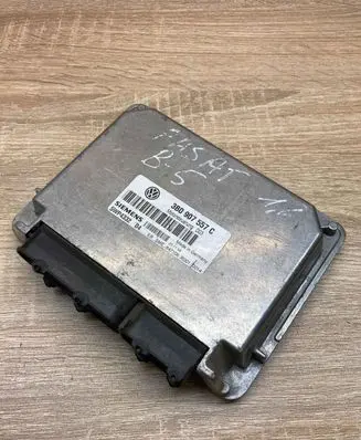 Volkswagen PASSAT B5 Engine control unit/module ECU 3B0907557C 5WP433204