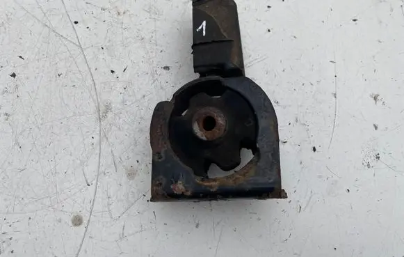 Toyota Avensis T250 Engine mount bracket
