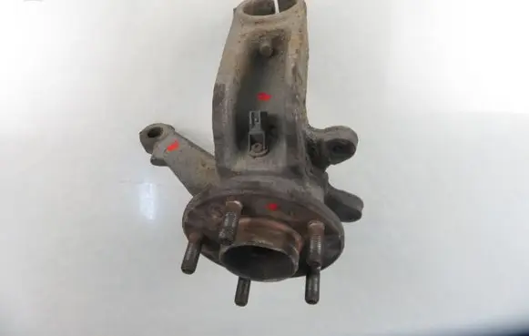 Ford Mondeo Mk III Front wheel hub spindle knuckle