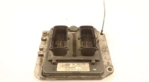 Opel Zafira A Engine control unit/module ECU 90582539