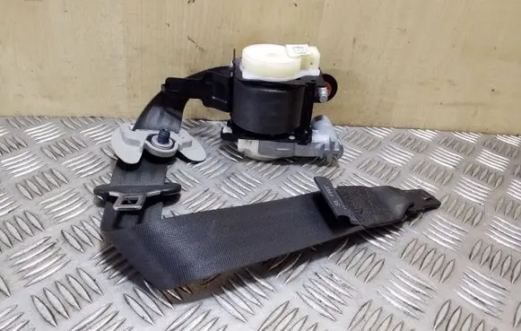 KIA Sportage Front seatbelt 888203U200