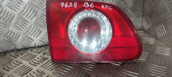 Volkswagen PASSAT B6 Tailgate rear/tail lights 3C9945093