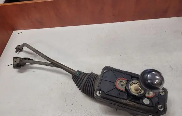 Skoda Superb B5 (3U) Gear shifter/selector 4B0711025F 8D0711025AM