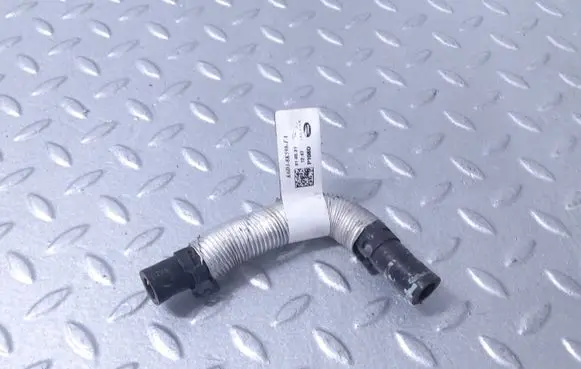Land Rover Defender Engine coolant pipe/hose K6D38K598FA LR125619 K6D38K598FB