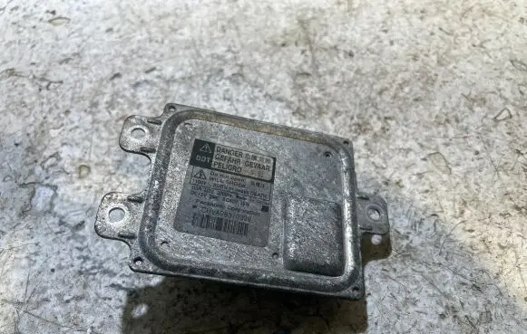 Dodge Challenger Headlight ballast module Xenon