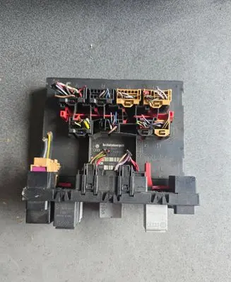 Volkswagen Caddy Comfort/convenience module 1K0937049P 01185304 F005V00494