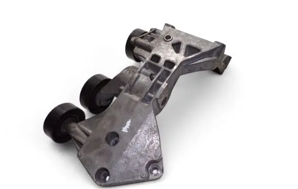 Mercedes-Benz B W245 Generator/alternator bracket 