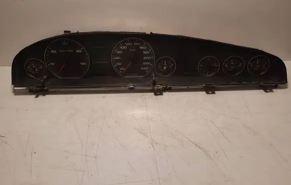 Audi A6 S6 C4 4A Speedometer (instrument cluster) 88311219