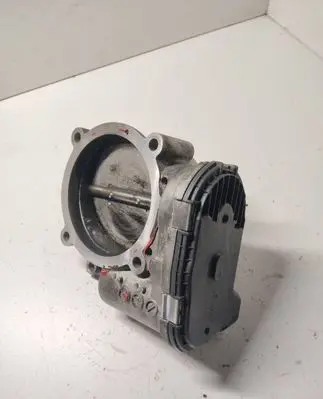 Audi A8 S8 D2 4D Throttle valve 0280750047 077133062A 58411