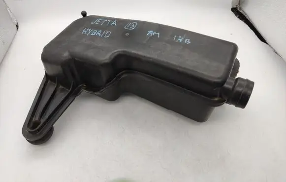 Volkswagen Jetta VI Active carbon filter fuel vapour canister 04E131111A