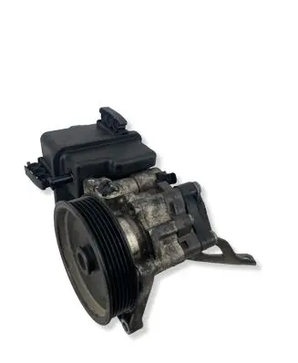 Mercedes-Benz C W204 Power steering pump A0064661501 31811128