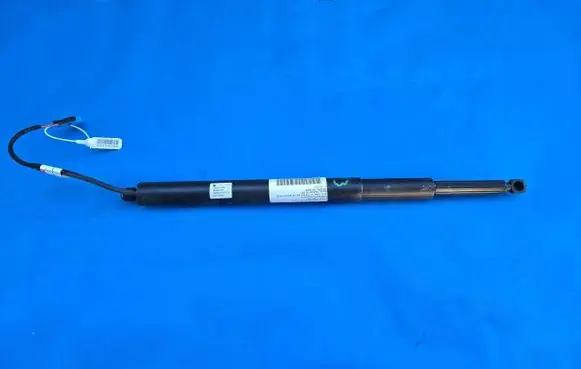 BMW 5 G30 G31 G38 Shock absorber/damper mounting bracket 7390411