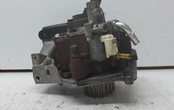 Volvo V40 Fuel injection high pressure pump 9684778280 9676289780
