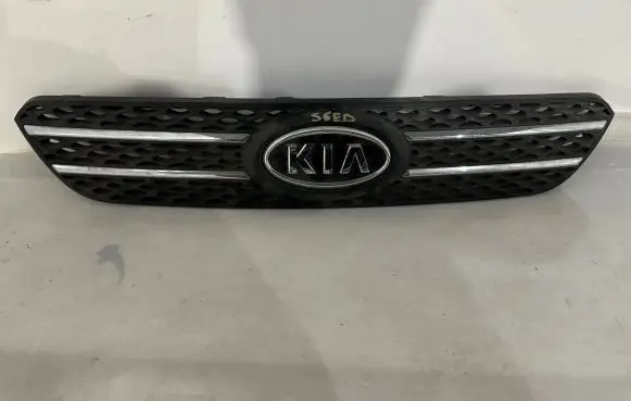 KIA Ceed Front bumper upper radiator grill 863501H200