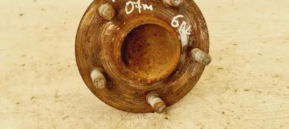 Rear wheel hub