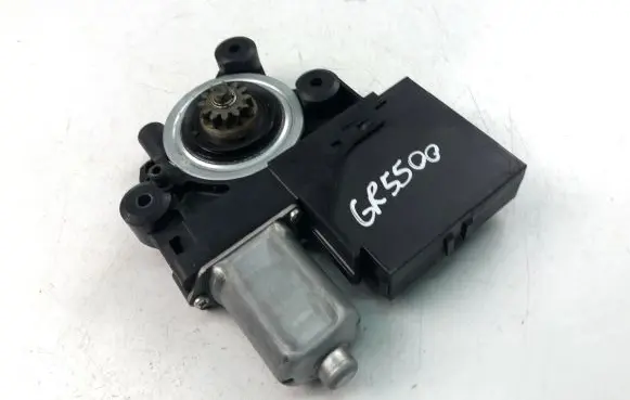 Volvo S40 Front door window regulator motor 979040100