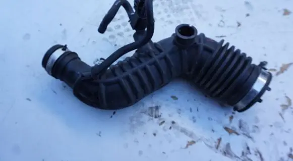 Renault Kadjar Turbo air intake inlet pipe/hose 8200603558