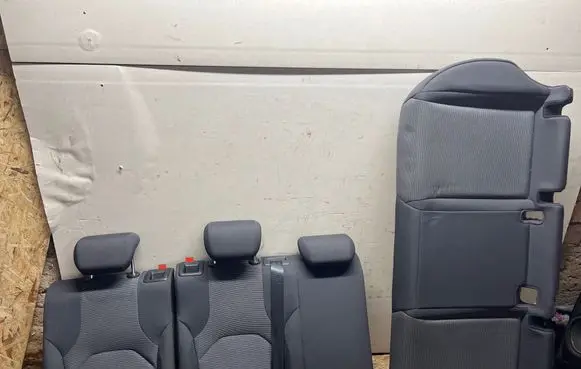 Seat Leon (5F) Second row seats 