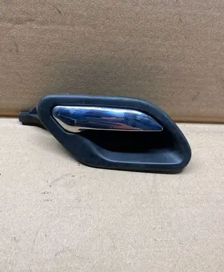 BMW 5 E39 Front door interior handle 8226050