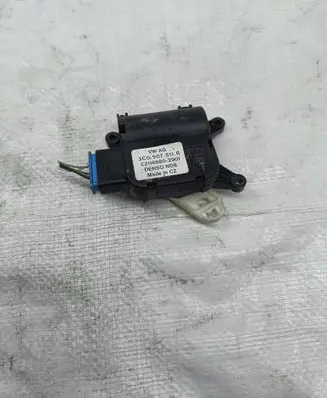 Skoda Yeti (5L) Air flap motor/actuator 3C0907511R CZ1168802901 09071216