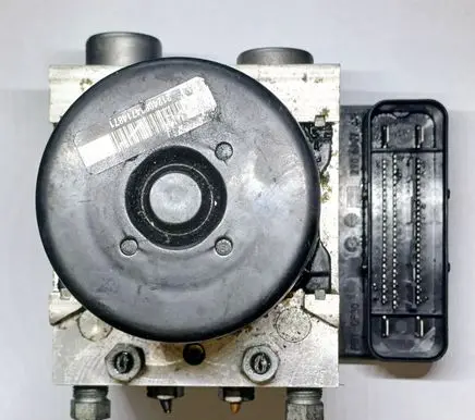 Mercedes-Benz C W204 ABS Pump A0064312612 A2045454732