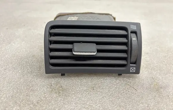Toyota Yaris Dashboard side air vent grill/cover trim 8518