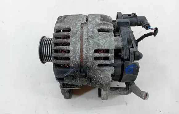 Volkswagen Touran I Generator/alternator 