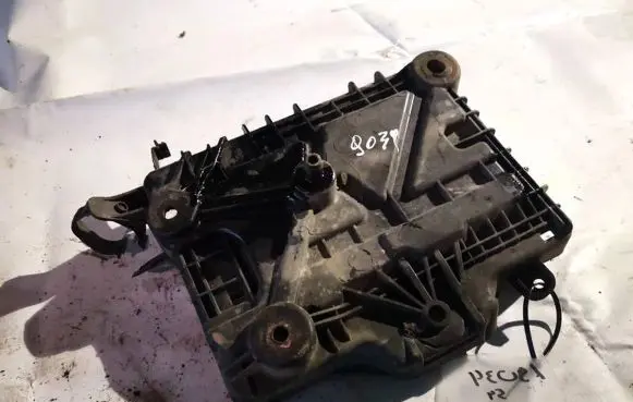 Battery box tray